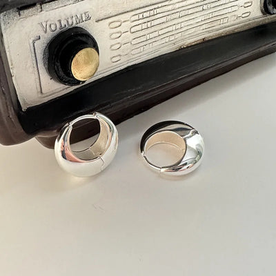 JP Juwelier -Schlichter, handgefertigter Kreis-Ohrring