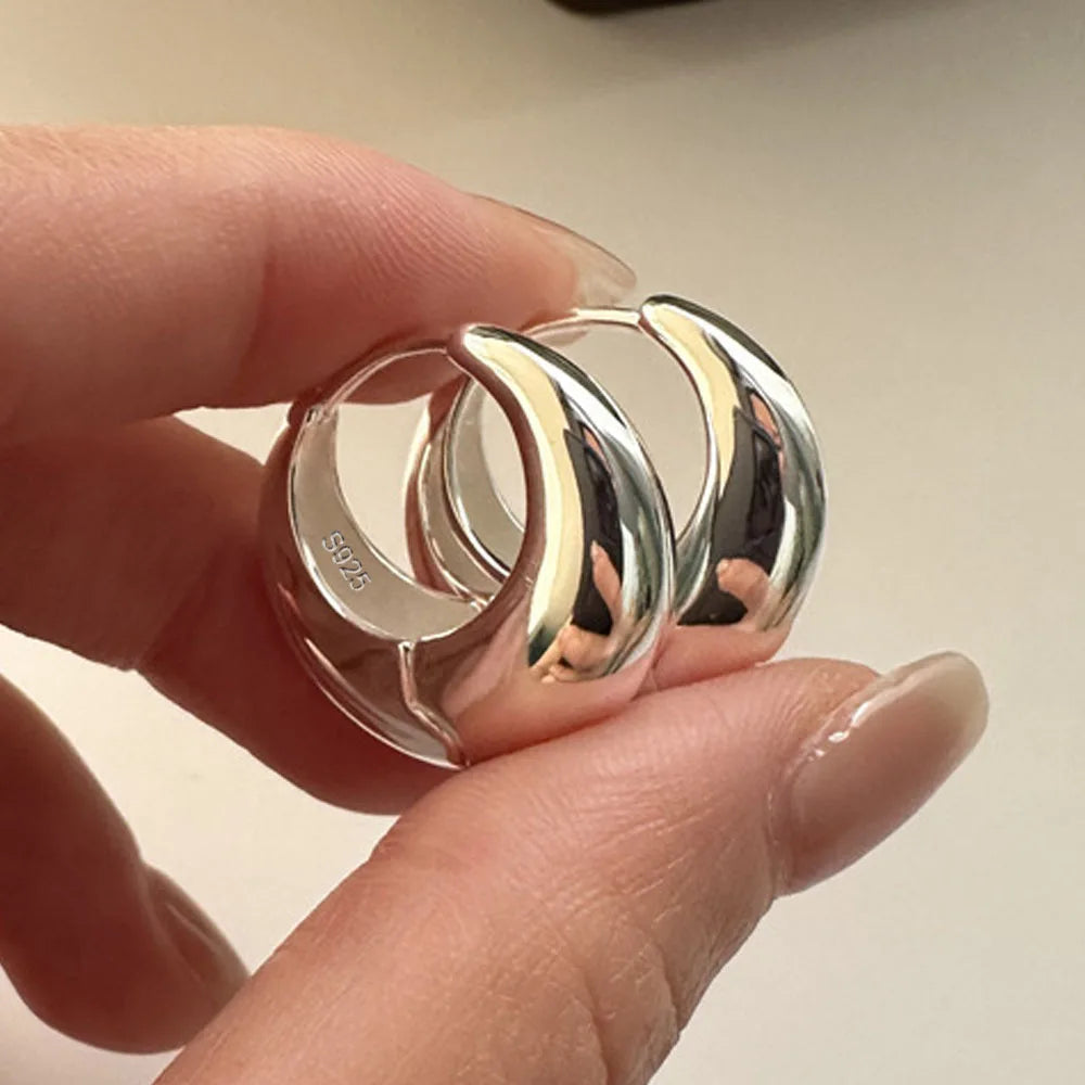 JP Juwelier -Schlichter, handgefertigter Kreis-Ohrring