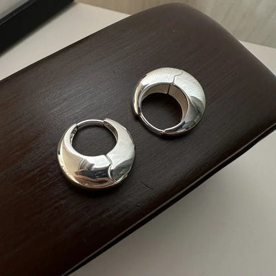 JP Juwelier -Schlichter, handgefertigter Kreis-Ohrring